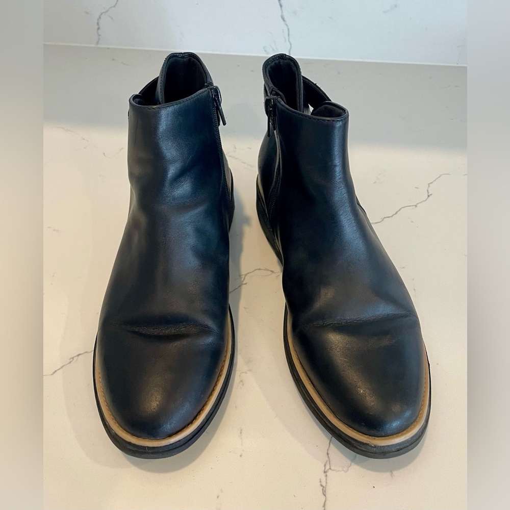 Black Leather Ankle Boots CLARKS collection